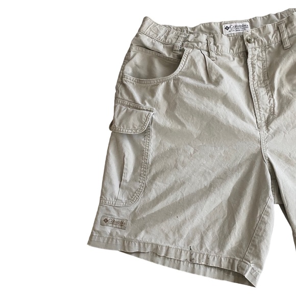 Columbia | Mens Khaki Cargo shorts Size XL - Picture 2 of 8